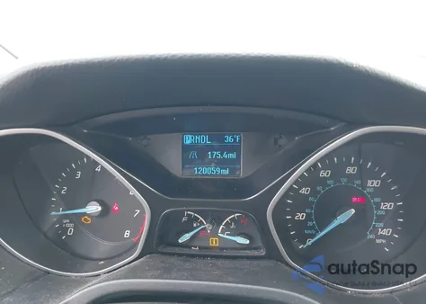 2013 Ford Focus S z USA, uszkodzony, nr VIN 1FADP3E22DL349843